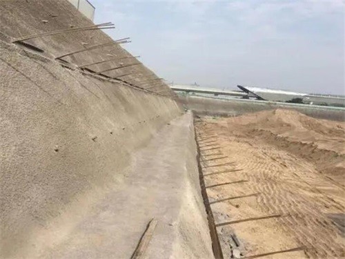 巴塘河道边坡加固